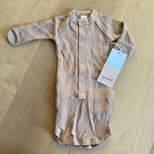 NWT Goumi Kids Natural Thermal Baby Gown SZ NB Newborn Tan Sleeper Bamboo Waffle